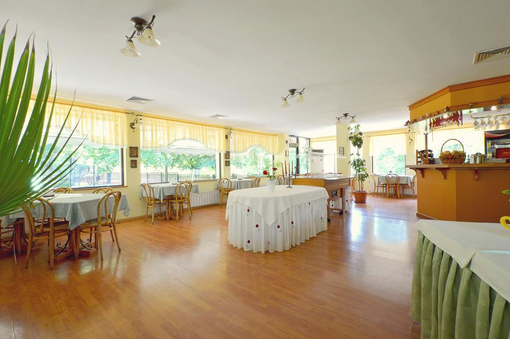 גברובו Family Hotel Fenerite מראה חיצוני תמונה