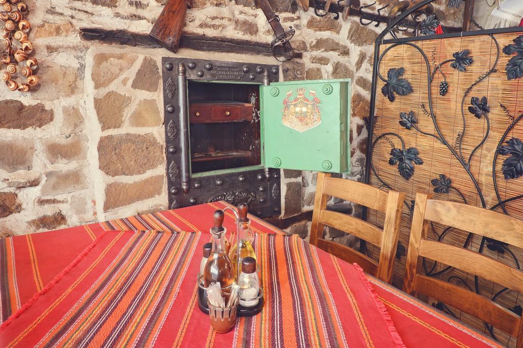 גברובו Family Hotel Fenerite מראה חיצוני תמונה