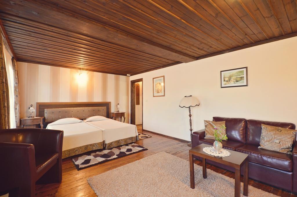 גברובו Family Hotel Fenerite מראה חיצוני תמונה