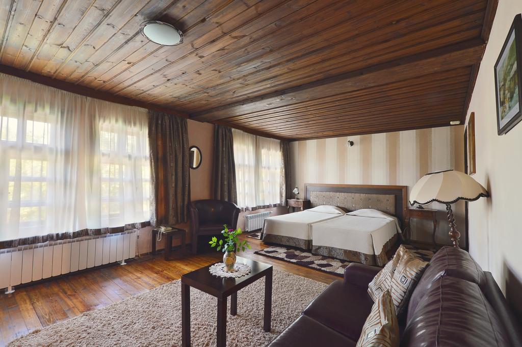 גברובו Family Hotel Fenerite מראה חיצוני תמונה