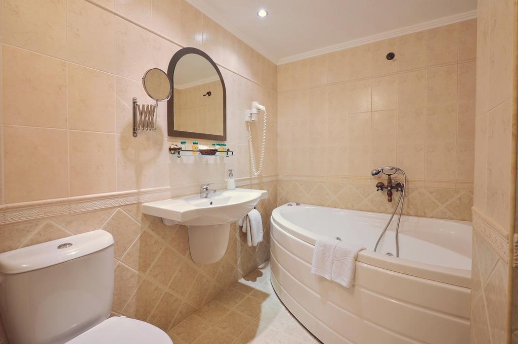 גברובו Family Hotel Fenerite מראה חיצוני תמונה