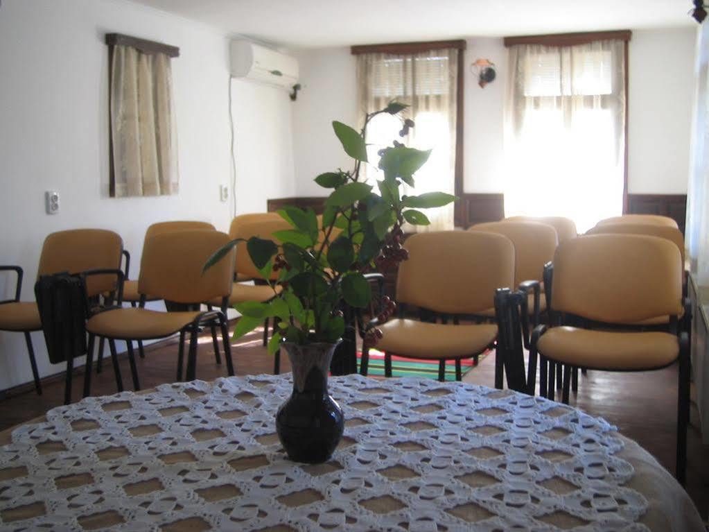 גברובו Family Hotel Fenerite מראה חיצוני תמונה