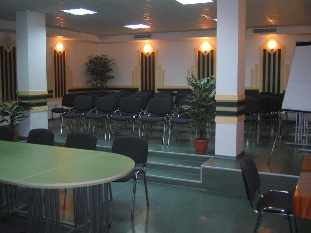 גברובו Family Hotel Fenerite מראה חיצוני תמונה